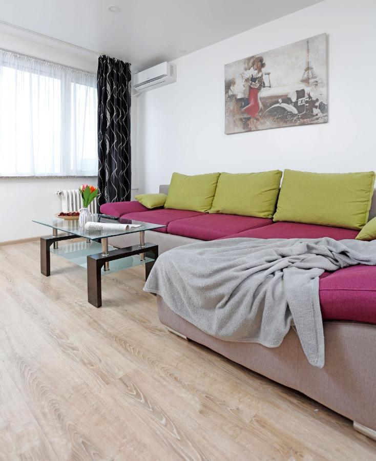 Cozy Apartment With A View Bucharest Exterior photo